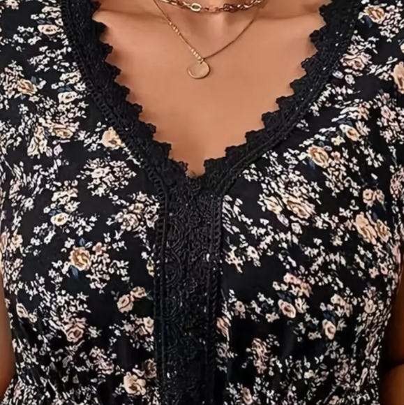 FLORAL PRINT PLUS SIZE DRESS - Picture 2 of 4